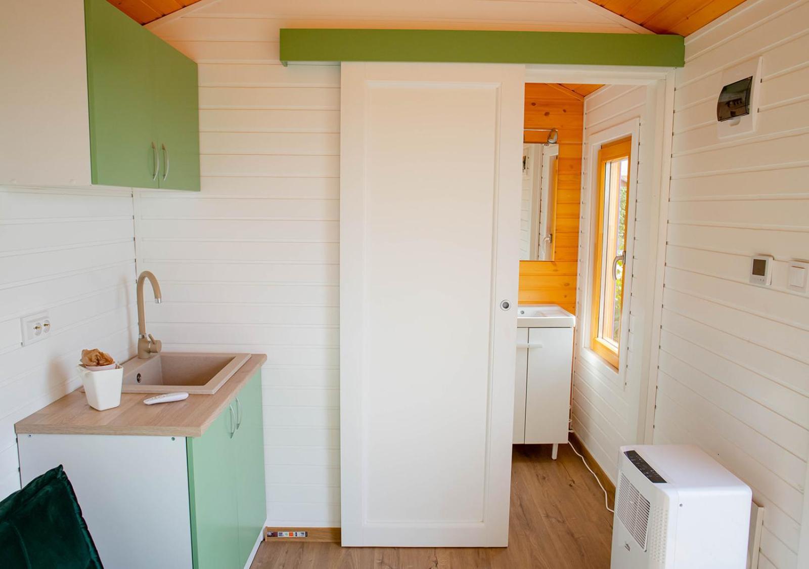 فندق Tiny House In The Vineyard By Gramofon Wine Iordachianu الغرفة الصورة